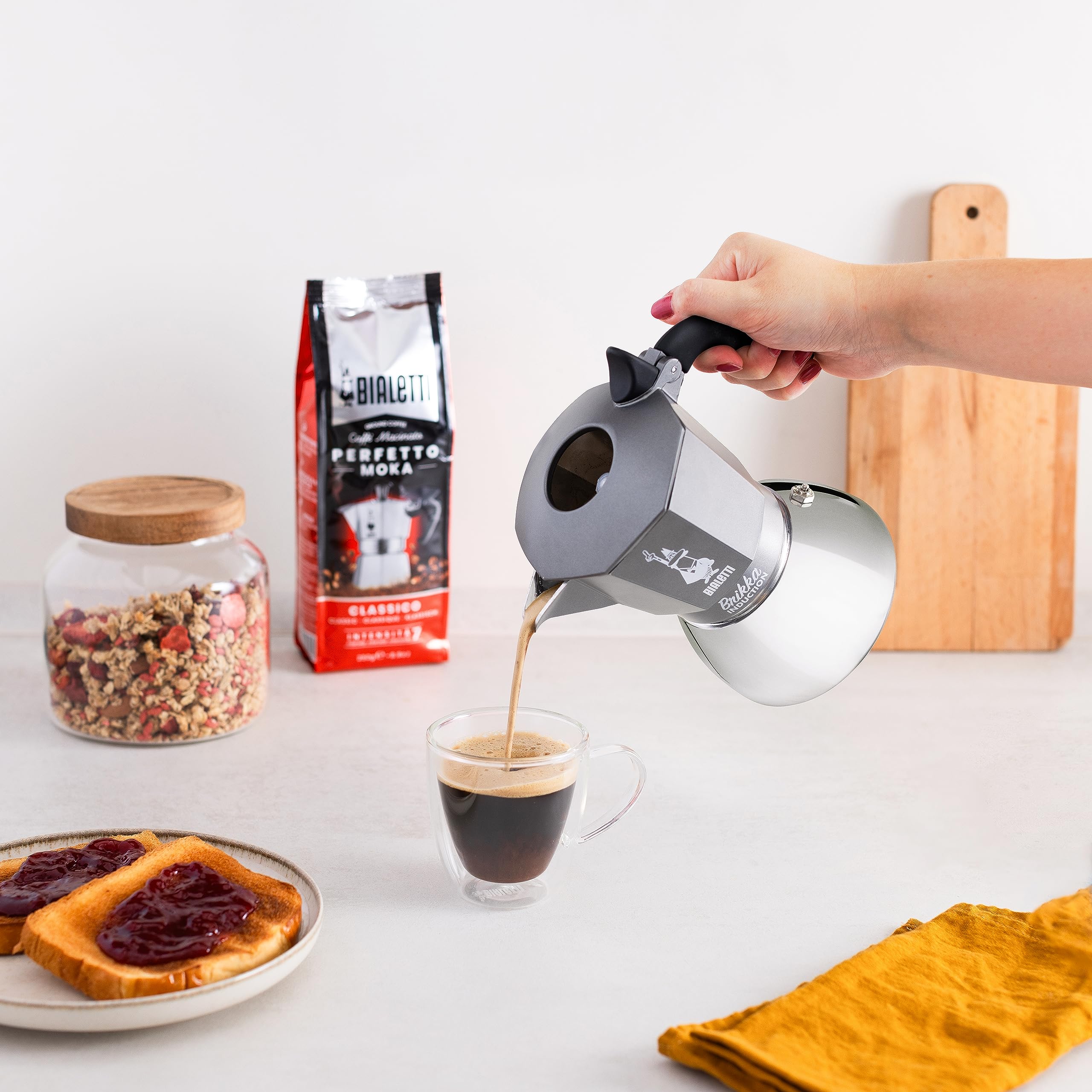 bialetti-brikka-induction-espressokocher-4-tassen-silber image 6