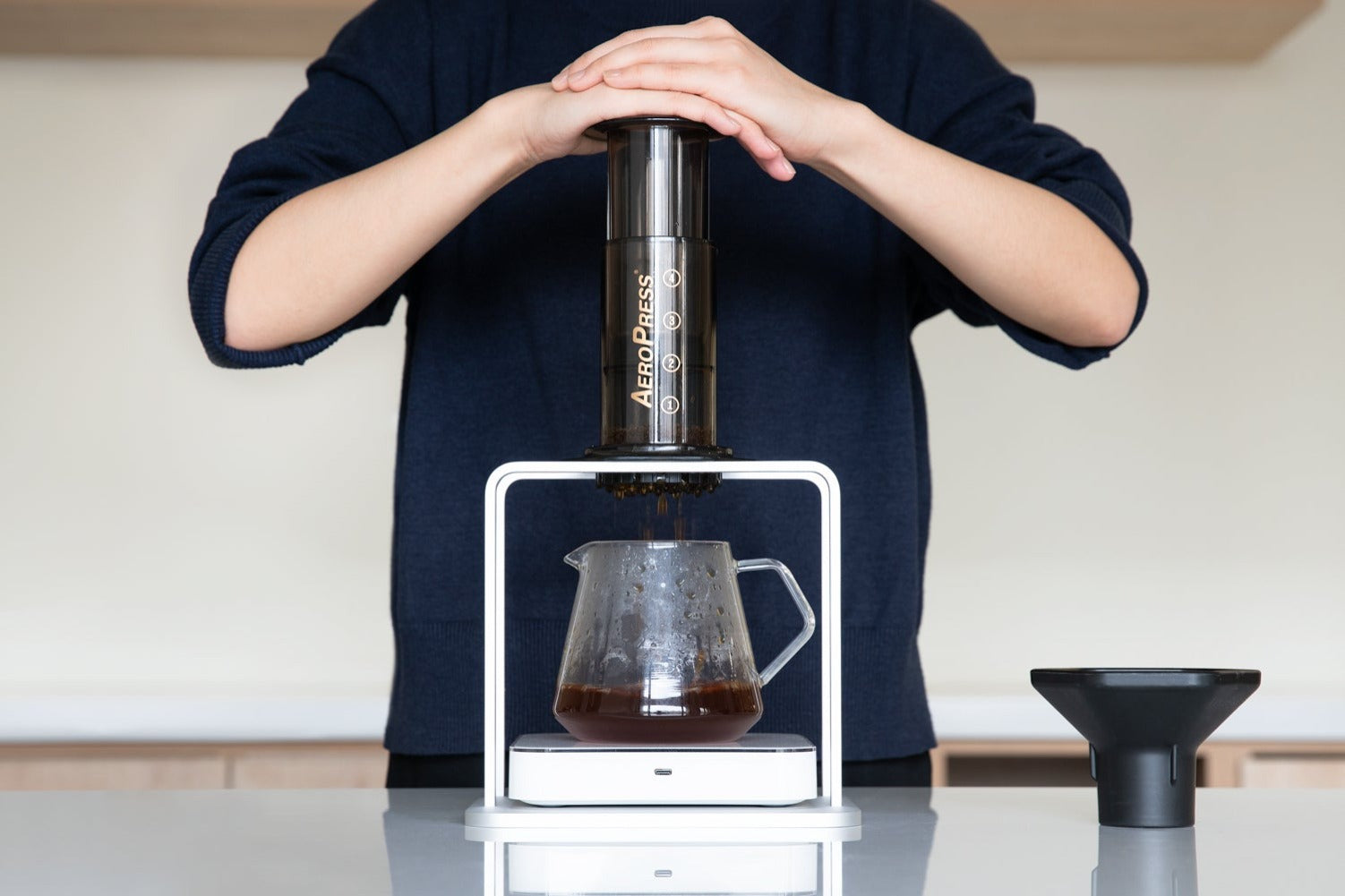acaia-titan-brew-stand-f-r-pearl-waage-aluminium image 2